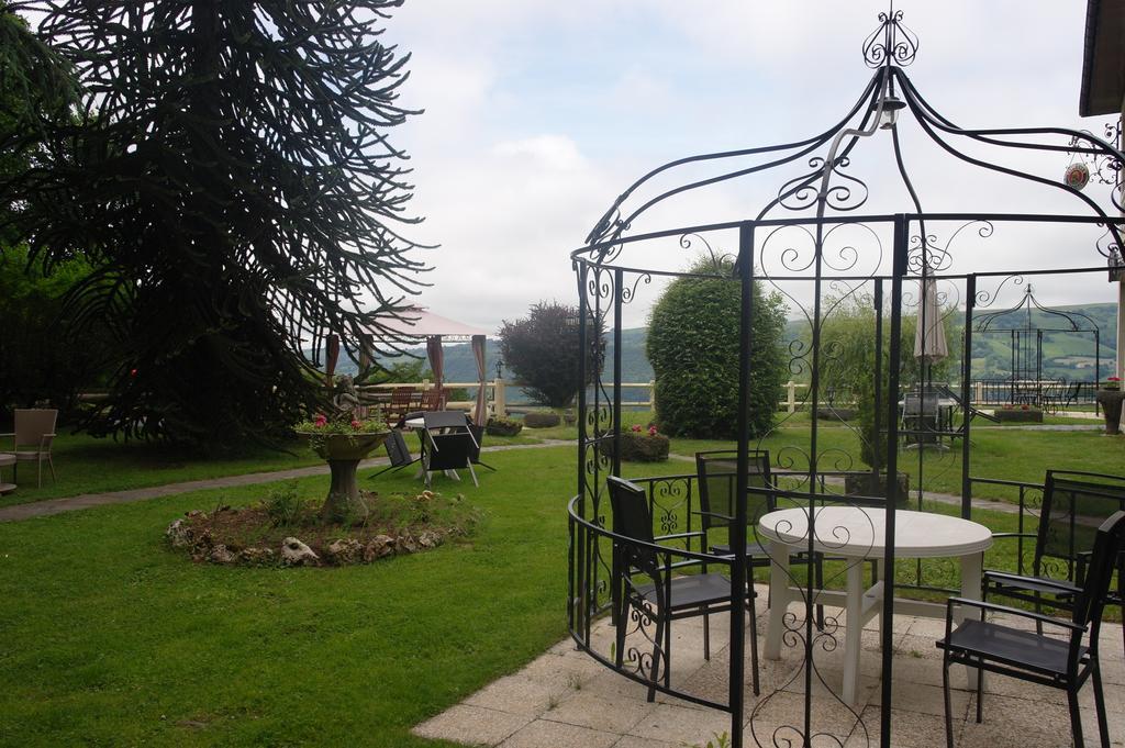 Hostellerie Saint Clement Vic-sur-Cère Εξωτερικό φωτογραφία