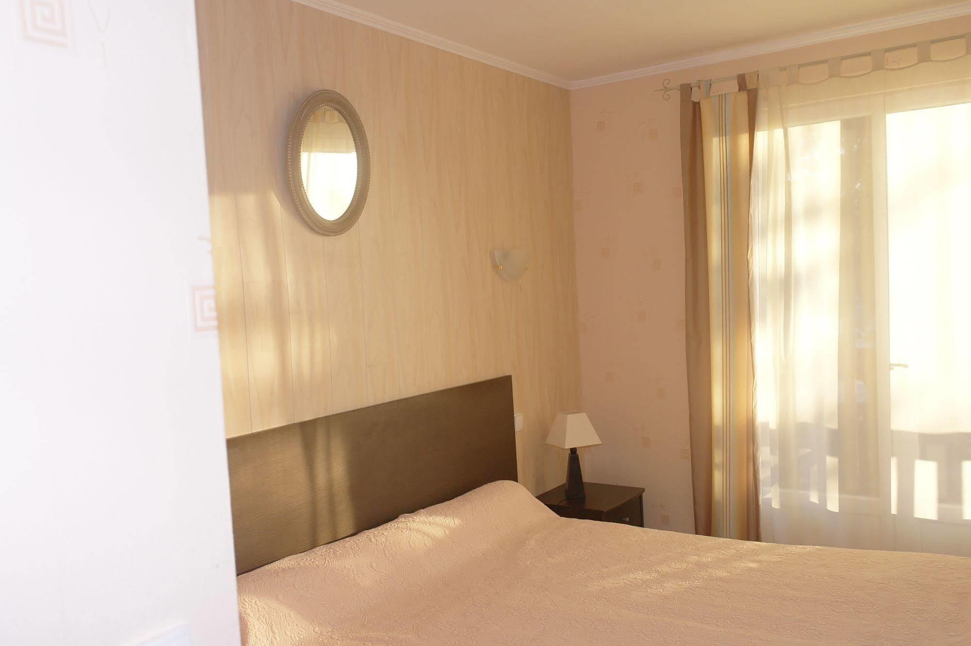 Hostellerie Saint Clement Vic-sur-Cère Εξωτερικό φωτογραφία