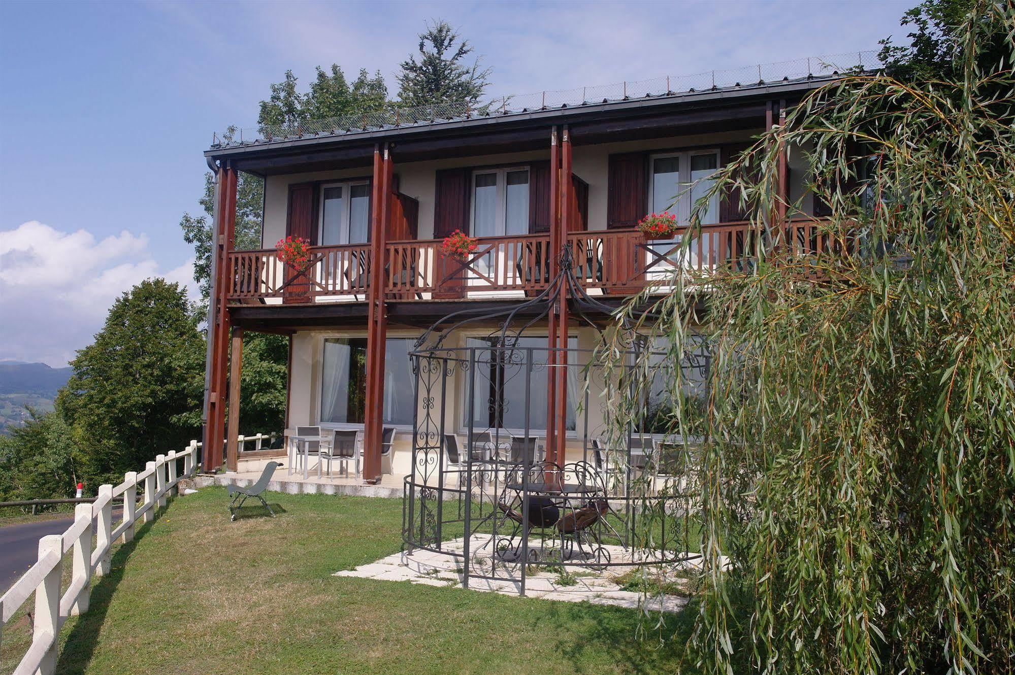 Hostellerie Saint Clement Vic-sur-Cère Εξωτερικό φωτογραφία