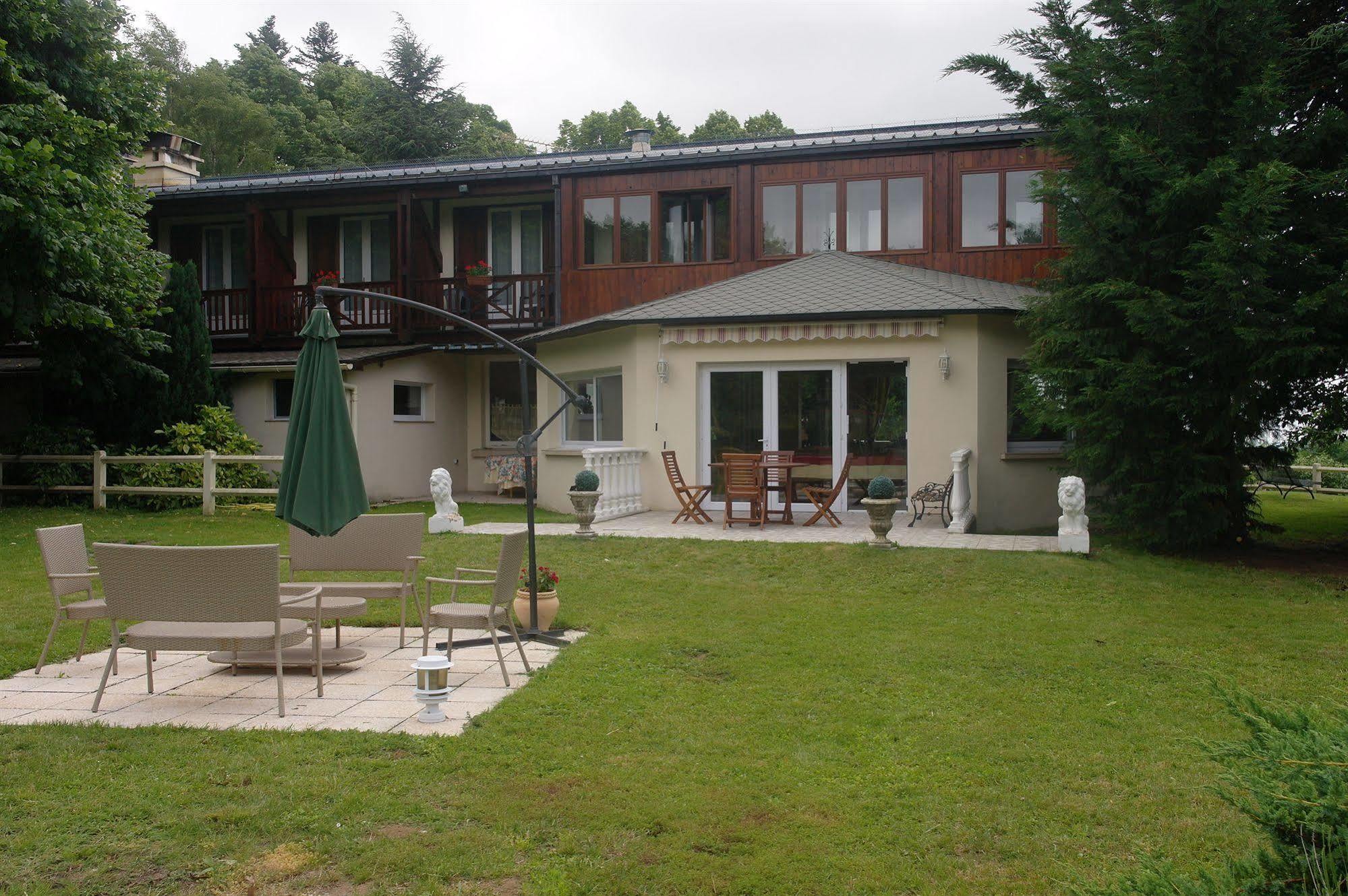 Hostellerie Saint Clement Vic-sur-Cère Εξωτερικό φωτογραφία