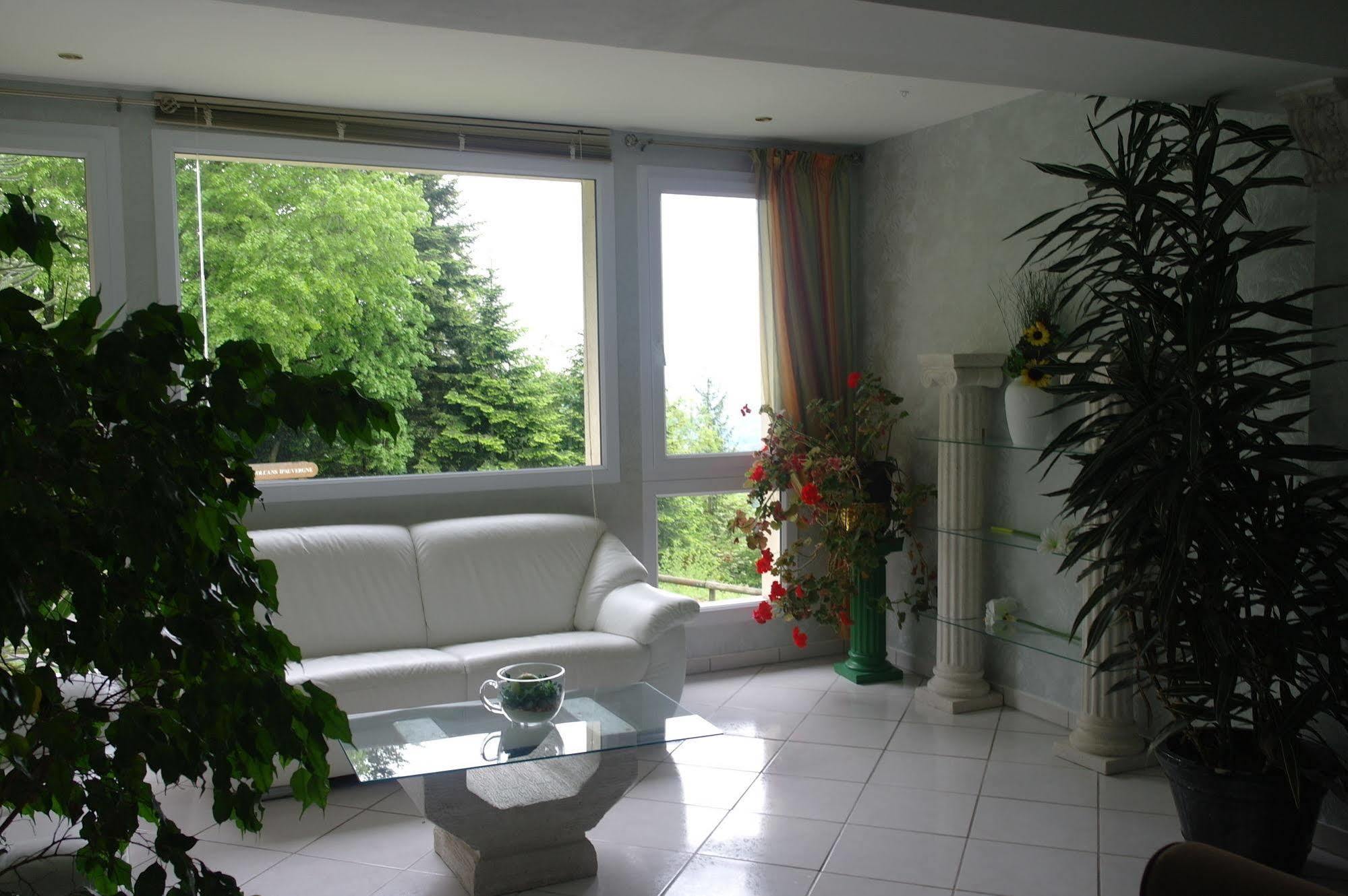 Hostellerie Saint Clement Vic-sur-Cère Εξωτερικό φωτογραφία