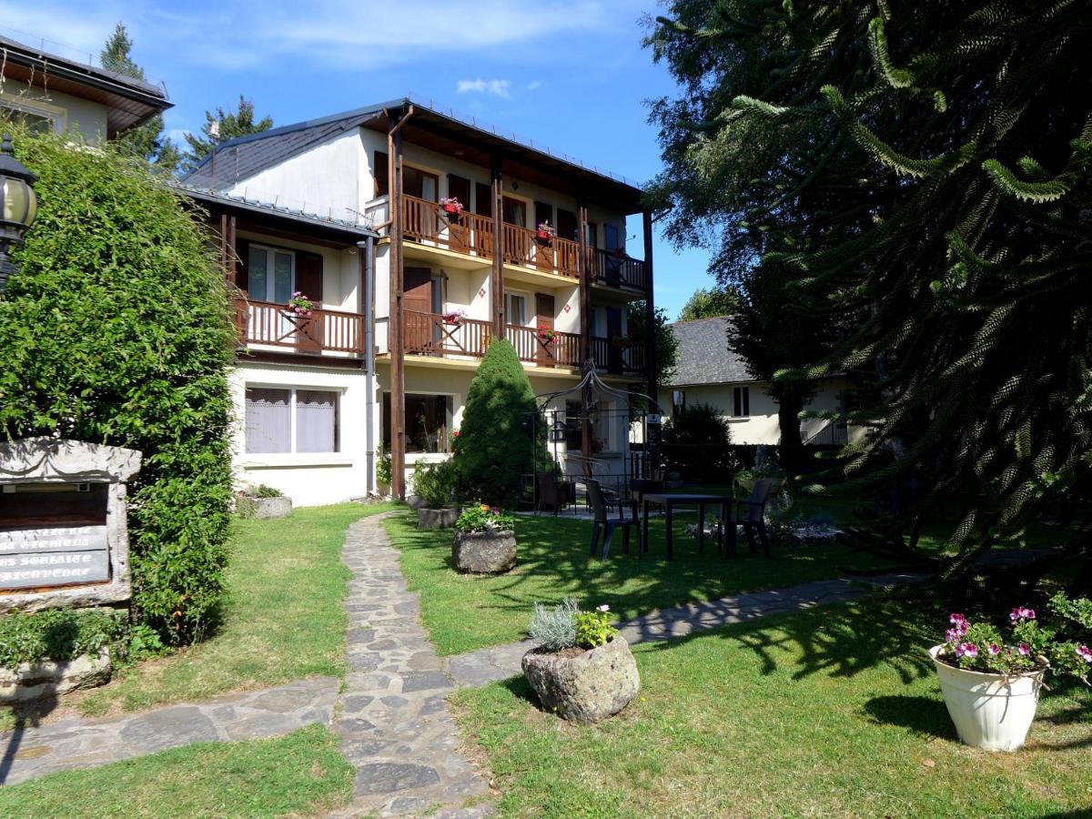 Hostellerie Saint Clement Vic-sur-Cère Εξωτερικό φωτογραφία